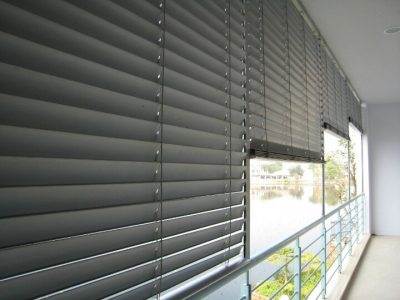 rèm gỗ tự động